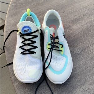 Women’s Nike Gym Shoes Size 9